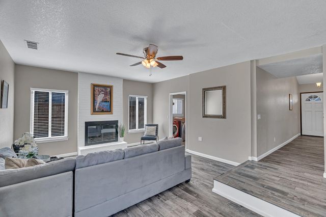 9578 Scarboro Pl, Stockton, CA 95209