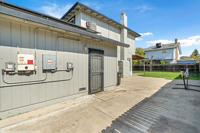 9578 Scarboro Pl, Stockton, CA 95209