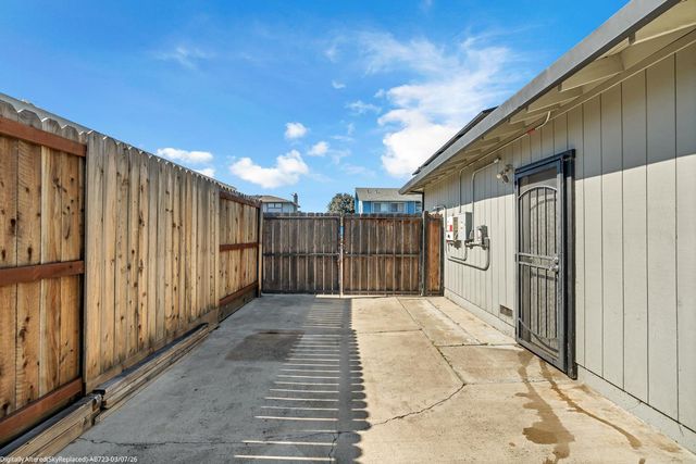 9578 Scarboro Pl, Stockton, CA 95209