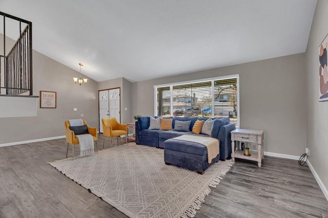 9578 Scarboro Pl, Stockton, CA 95209