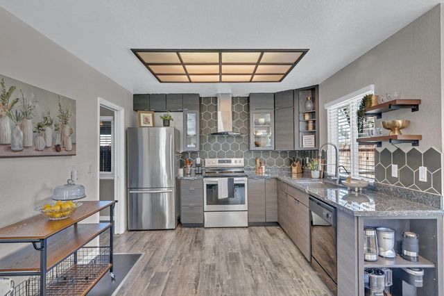 9578 Scarboro Pl, Stockton, CA 95209