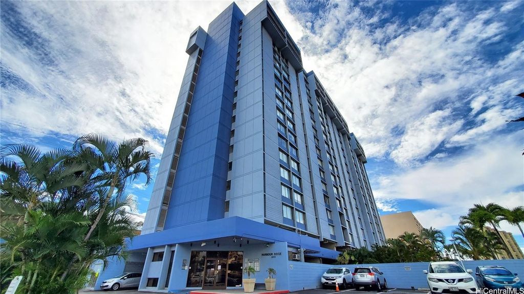 3045 Ala Napuaa Place 406, Honolulu, HI 96818