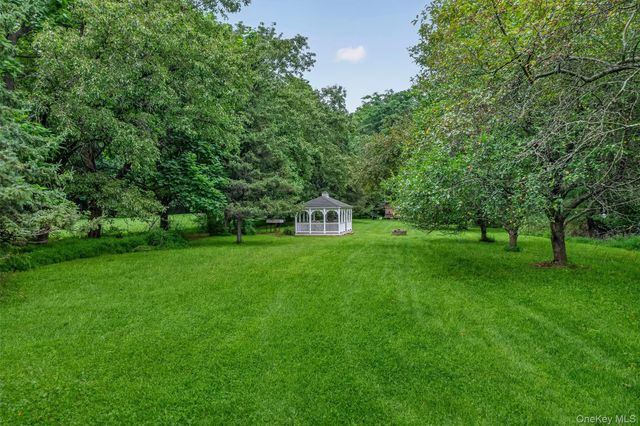 72 Station Road, Salisbury Mills, NY 12577