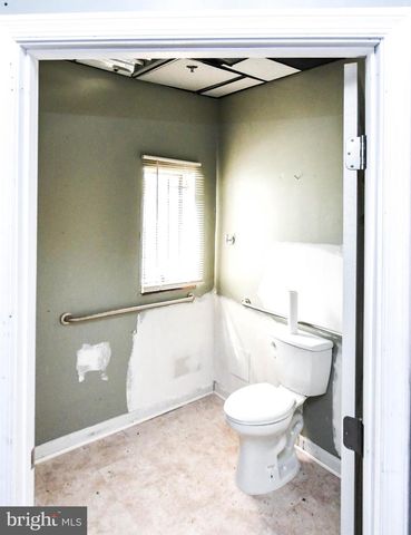 5443 ADDISON RD, Capitol Heights, MD 20743