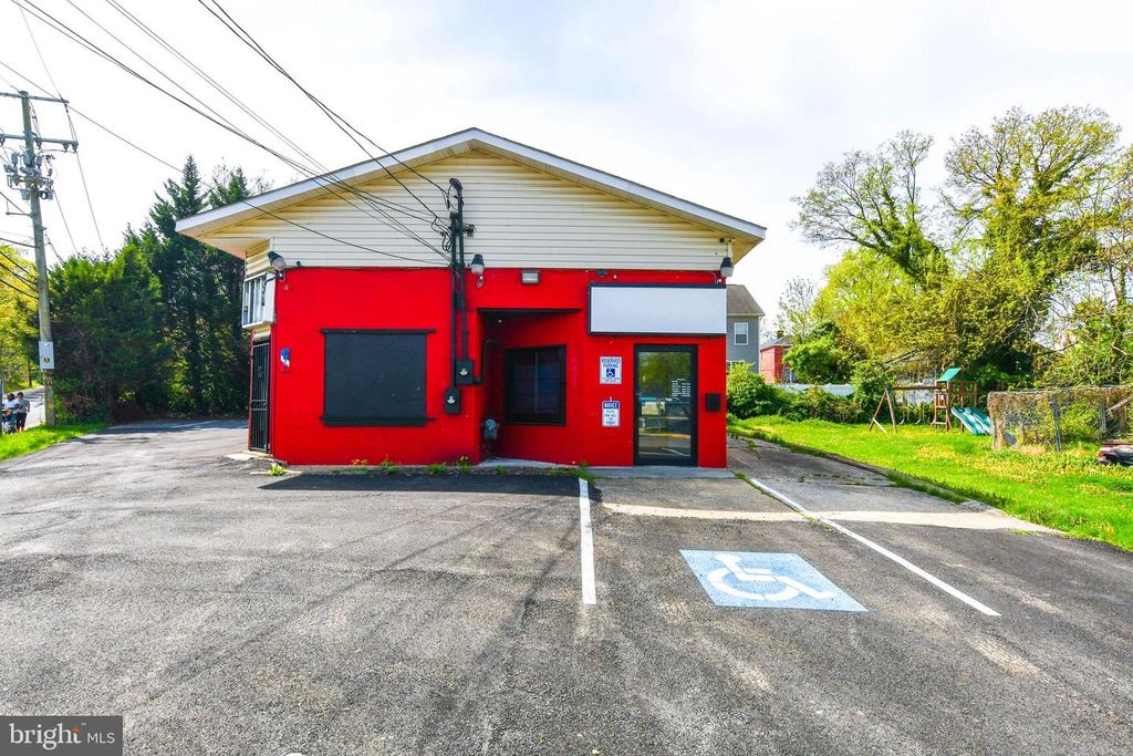 5443 ADDISON RD, Capitol Heights, MD 20743