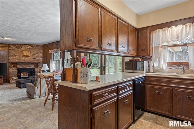 2 LINDA Lane, Taylorville, IL 62568