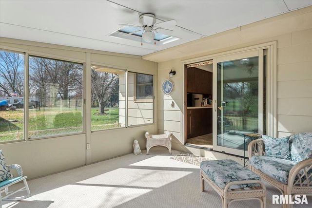 2 LINDA Lane, Taylorville, IL 62568