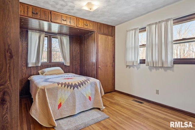 2 LINDA Lane, Taylorville, IL 62568