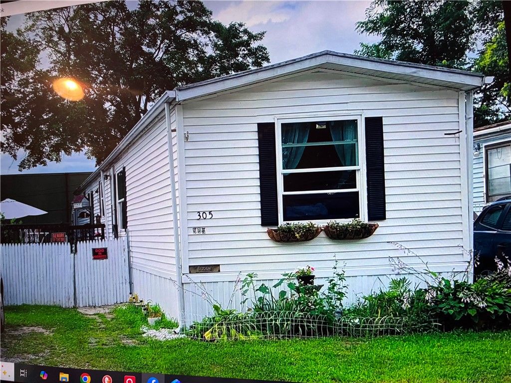 245 Manton Street, Pawtucket, RI 02861