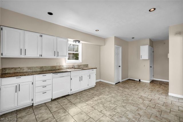 3333 Beechwood Avenue, Cleveland Heights, OH 44118