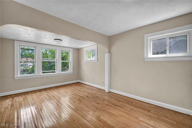 3333 Beechwood Avenue, Cleveland Heights, OH 44118