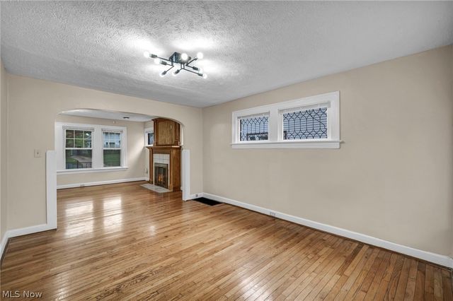 3333 Beechwood Avenue, Cleveland Heights, OH 44118