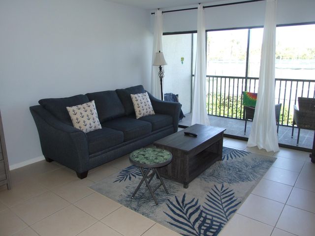 1605 US-1 V4 203, Jupiter, FL 33477