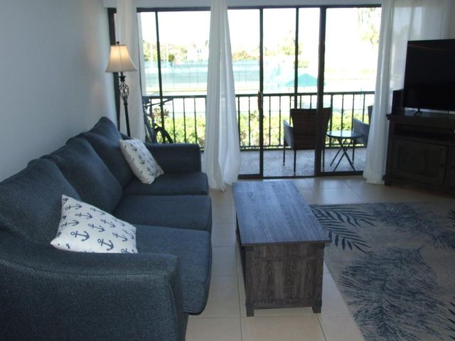 1605 US-1 V4 203, Jupiter, FL 33477