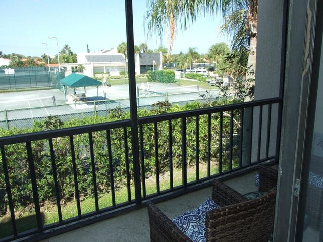 1605 US-1 V4 203, Jupiter, FL 33477