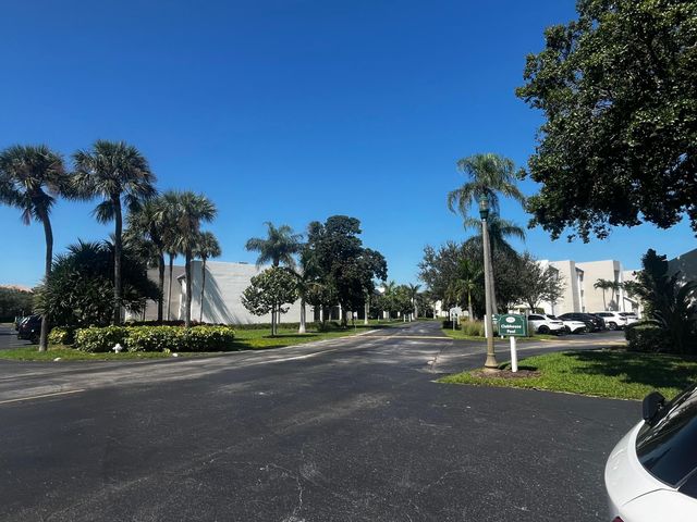 1605 US-1 V4 203, Jupiter, FL 33477