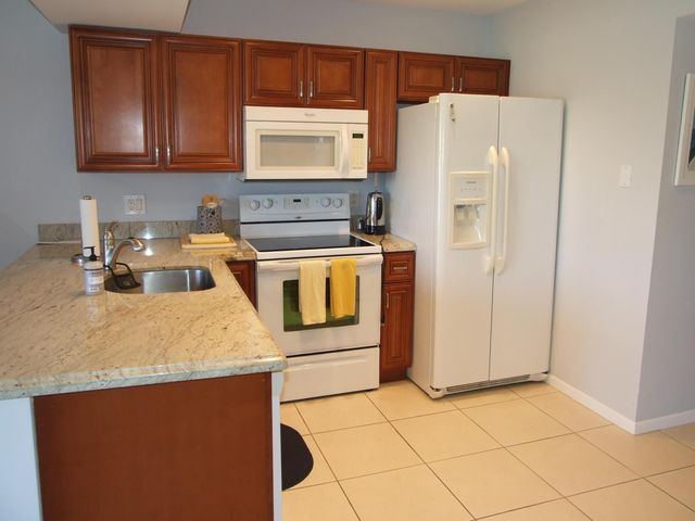 1605 US-1 V4 203, Jupiter, FL 33477