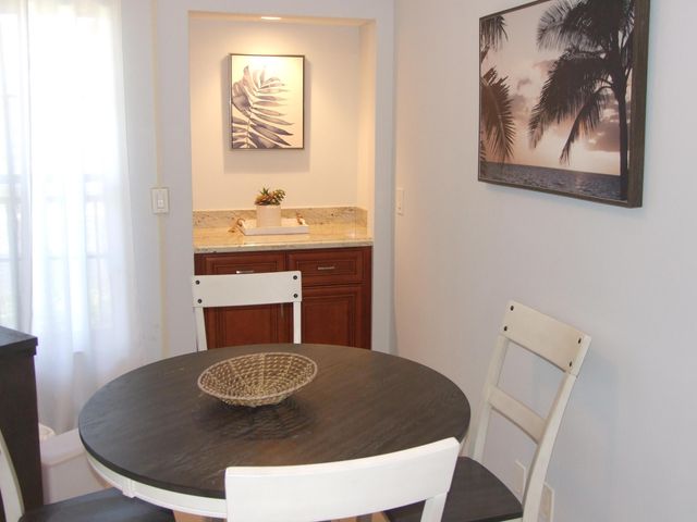1605 US-1 V4 203, Jupiter, FL 33477