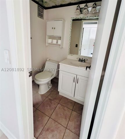 316 N Camden N 316, West Palm Beach, FL 33417