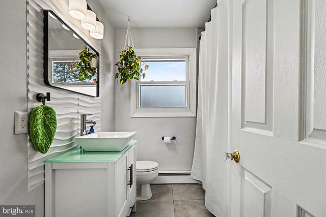 9 FAYE RD, Middletown, PA 17057