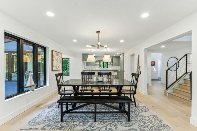 3 Crescent St, Wayzata, MN 55391