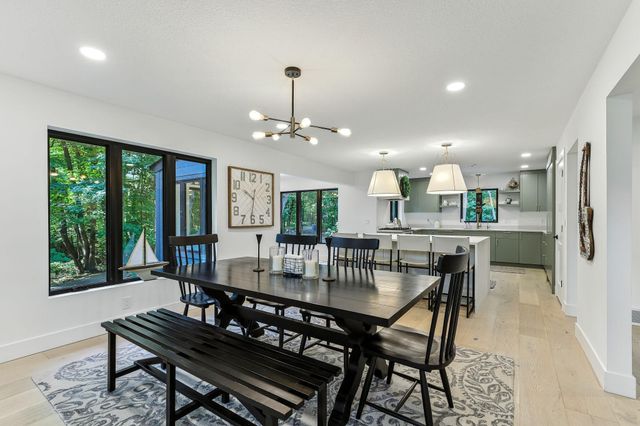 3 Crescent St, Wayzata, MN 55391