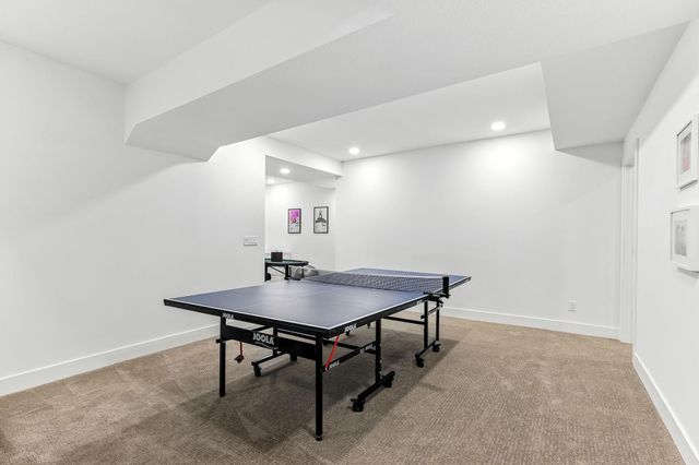 3 Crescent St, Wayzata, MN 55391