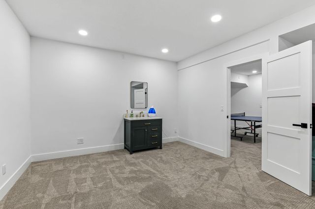 3 Crescent St, Wayzata, MN 55391