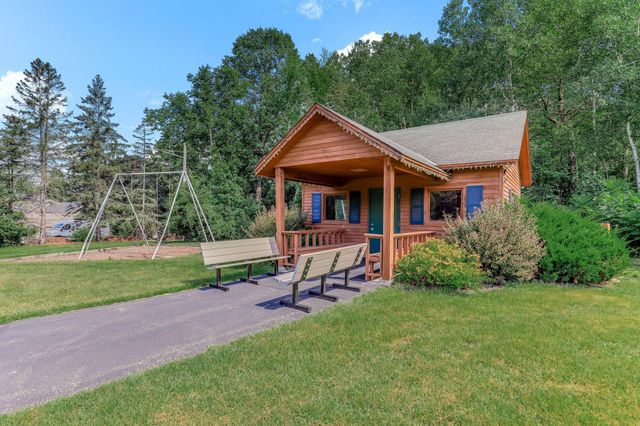 3 Crescent St, Wayzata, MN 55391