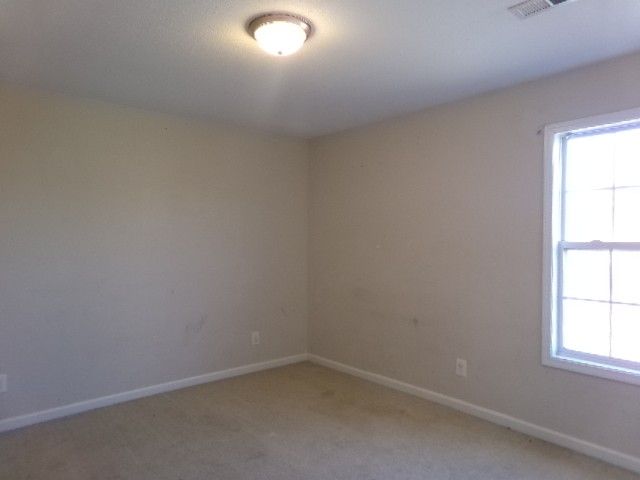 1305 Loren Cir, Clarksville, TN 37042