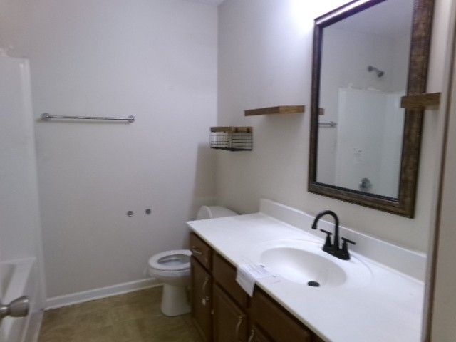 1305 Loren Cir, Clarksville, TN 37042