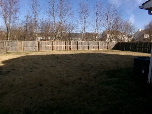 1305 Loren Cir, Clarksville, TN 37042