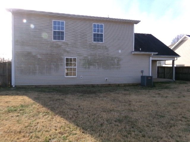 1305 Loren Cir, Clarksville, TN 37042