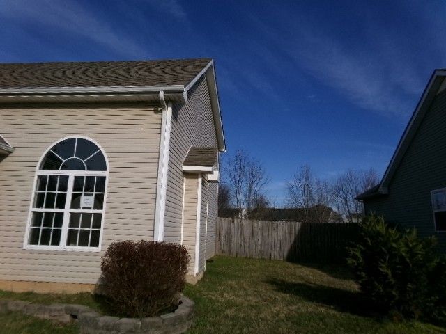 1305 Loren Cir, Clarksville, TN 37042