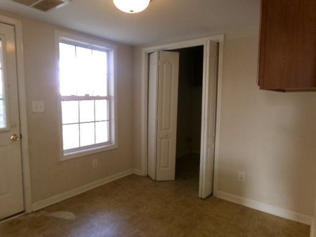 1305 Loren Cir, Clarksville, TN 37042