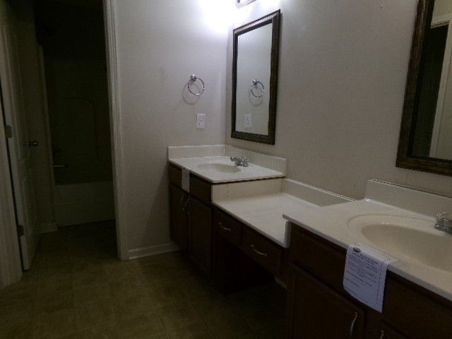 1305 Loren Cir, Clarksville, TN 37042