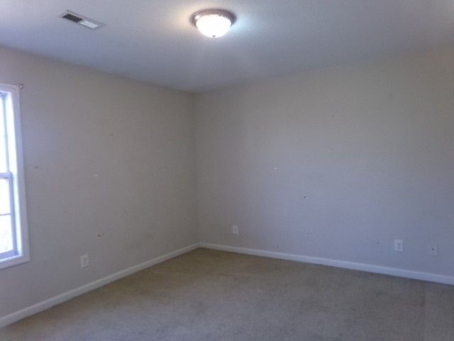 1305 Loren Cir, Clarksville, TN 37042