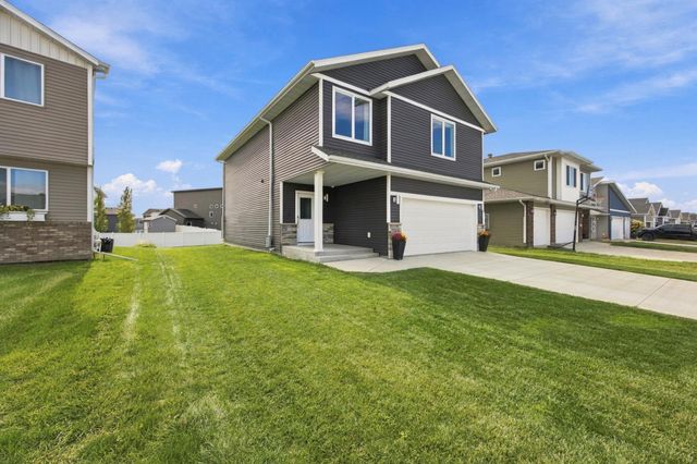 781 Albert Drive W, West Fargo, ND 58078