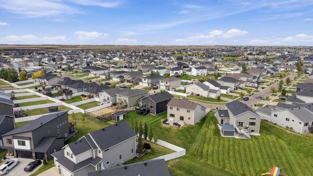 781 Albert Drive W, West Fargo, ND 58078