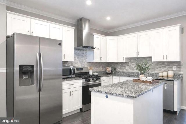 5 N EAST AVE, Baltimore, MD 21224