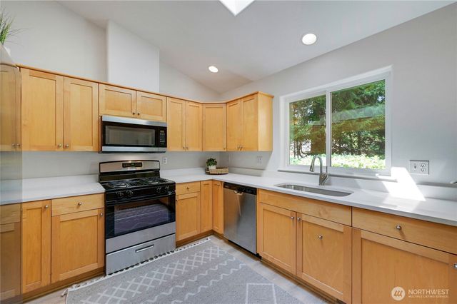 33 Barque Lane, Port Ludlow, WA 98365
