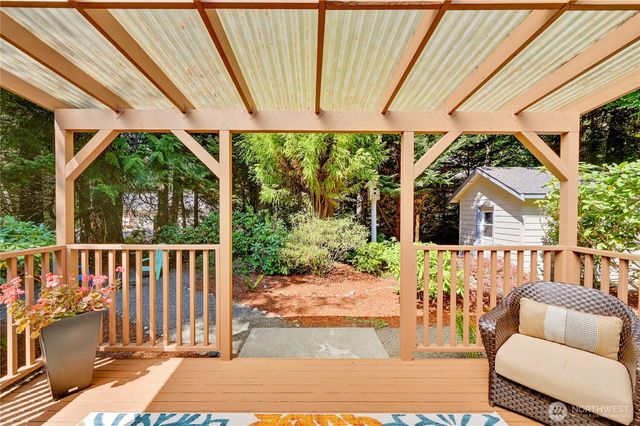 33 Barque Lane, Port Ludlow, WA 98365