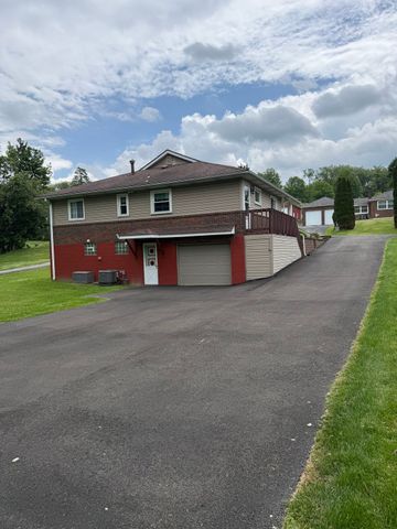 4011 Second Street, Hempfield Twp, PA 15642