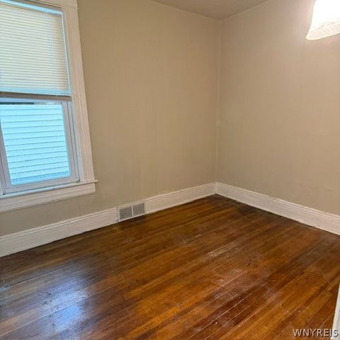2 Flower Street, Buffalo, NY 14214