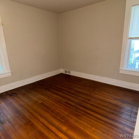 2 Flower Street, Buffalo, NY 14214