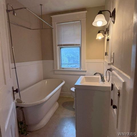 2 Flower Street, Buffalo, NY 14214