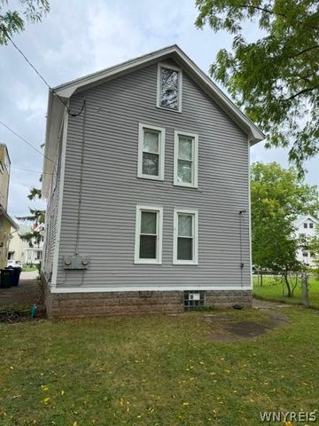 2 Flower Street, Buffalo, NY 14214