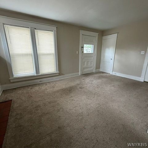 2 Flower Street, Buffalo, NY 14214
