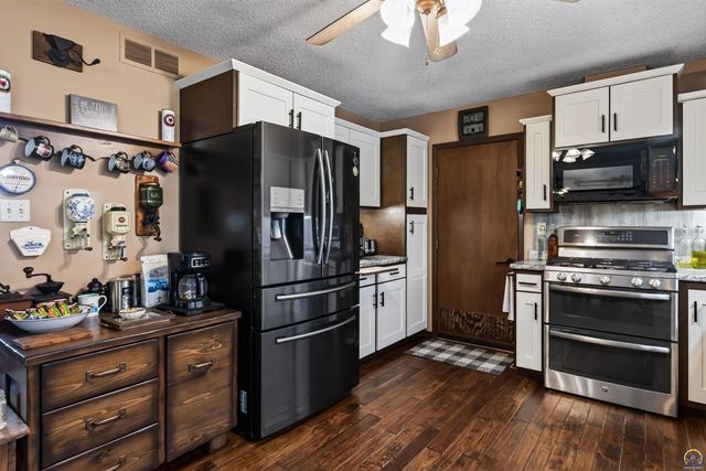 2030 NW Lower Silver Lake RD, Topeka, KS 66618