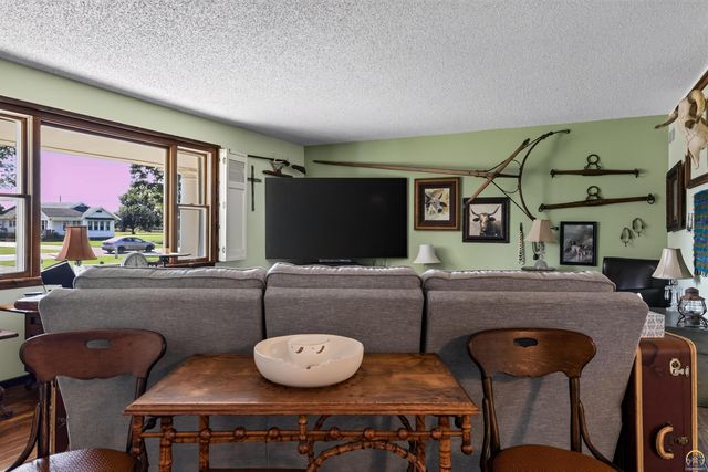 2030 NW Lower Silver Lake RD, Topeka, KS 66618